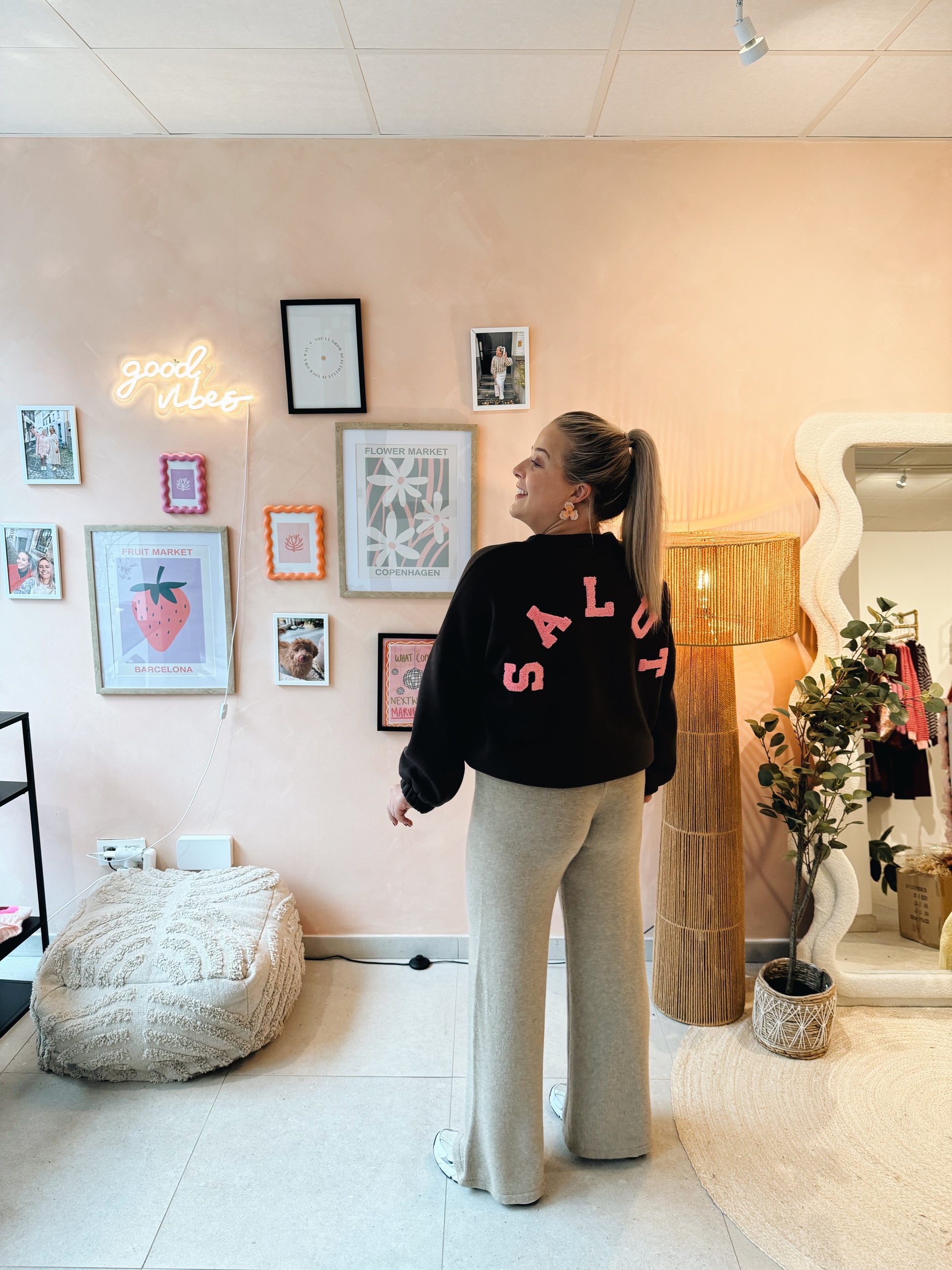 Sweater Salut