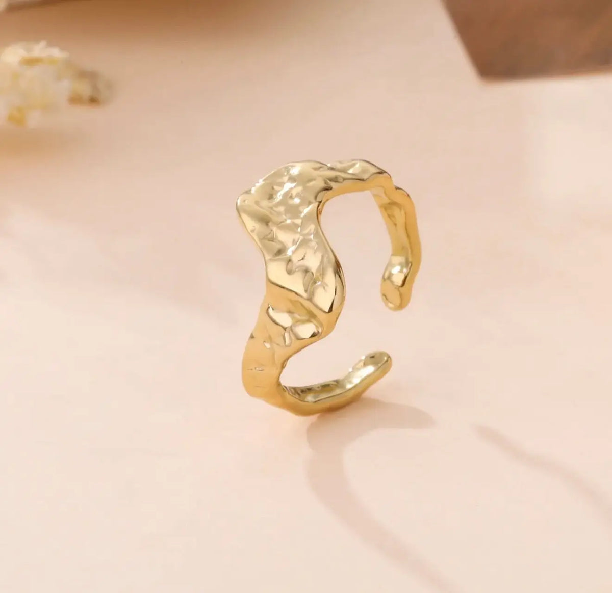 Lora Ring