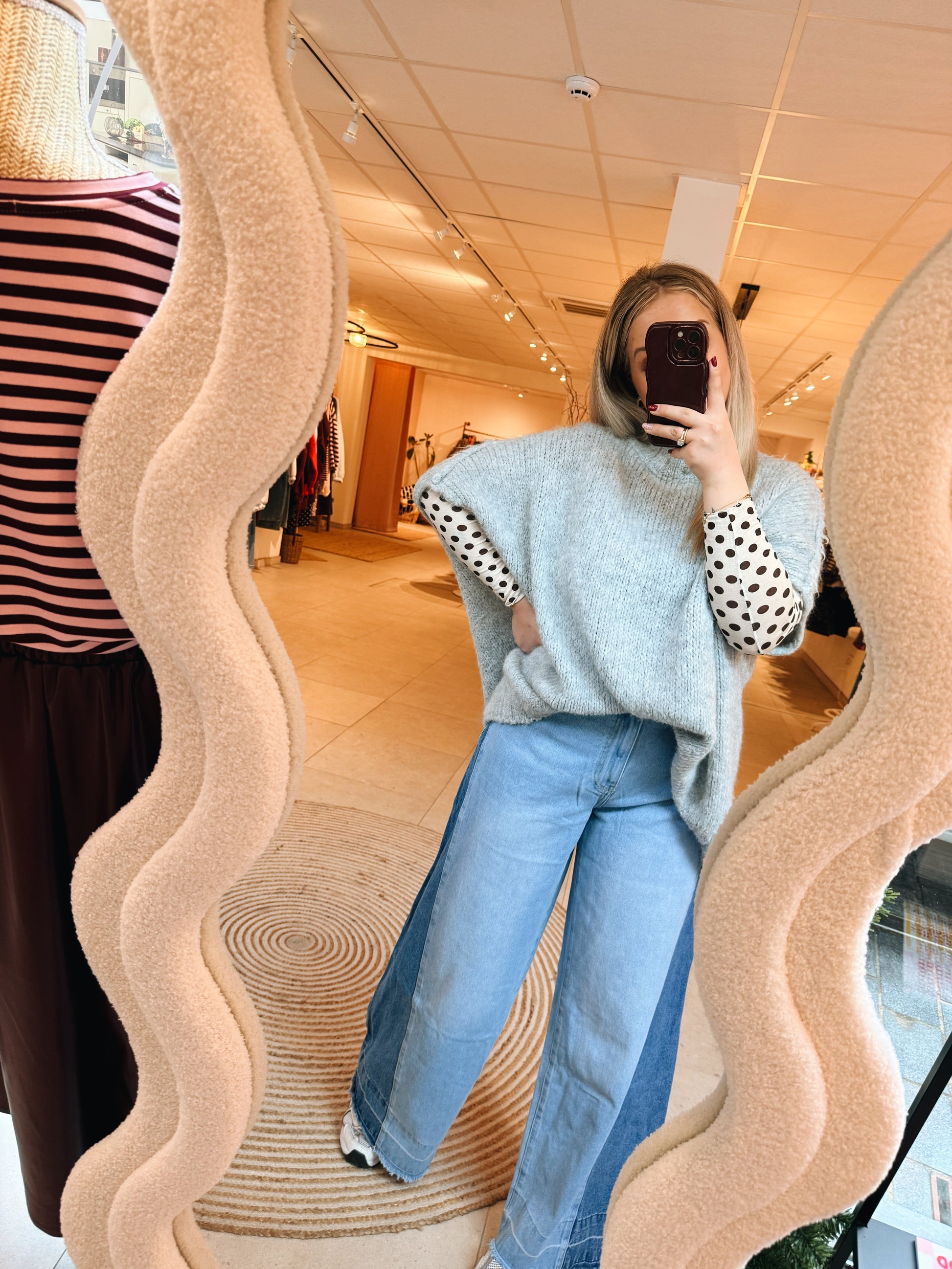 Joanne Wide Leg Jeans