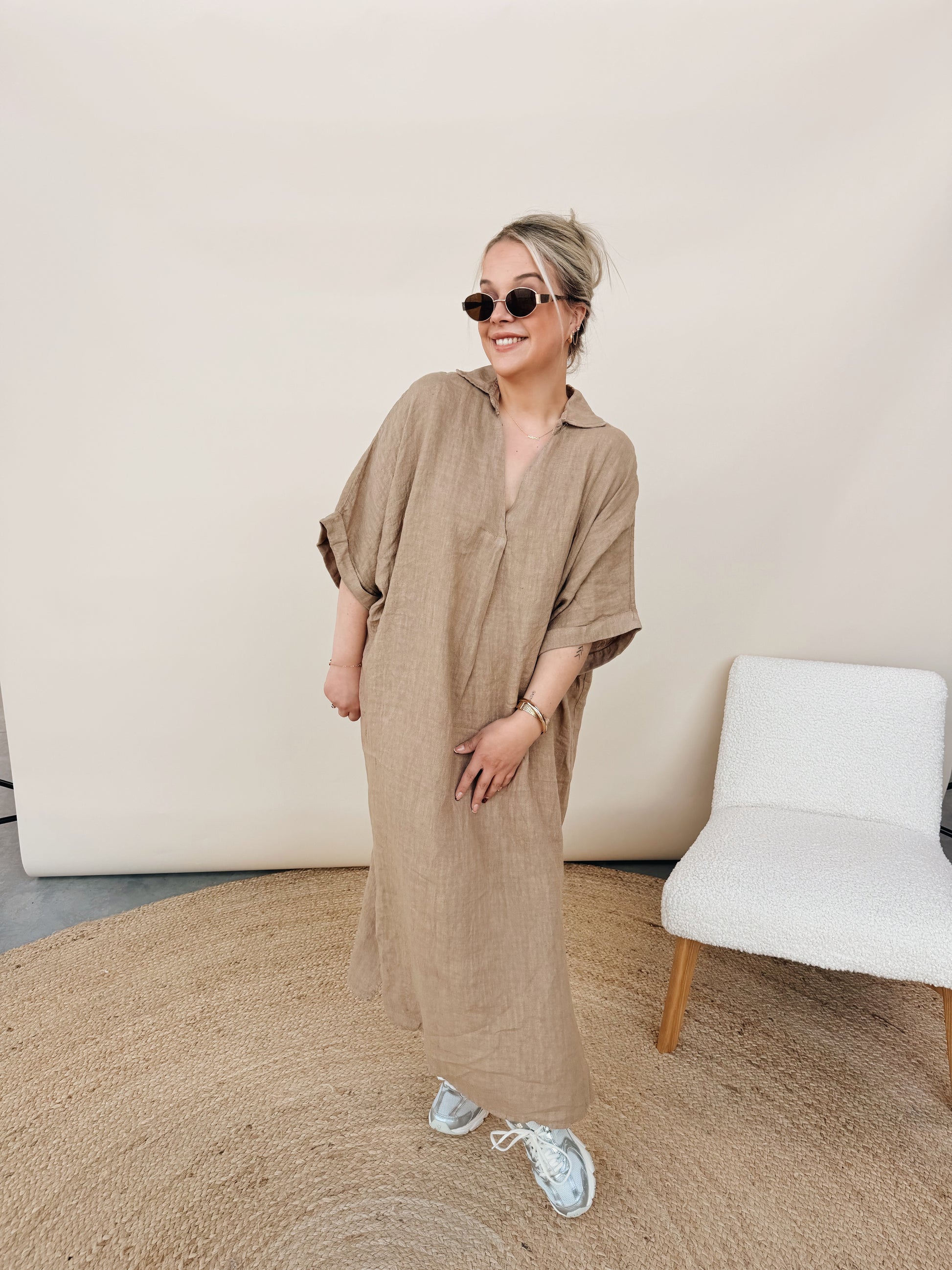 Adeline Jurk Taupe