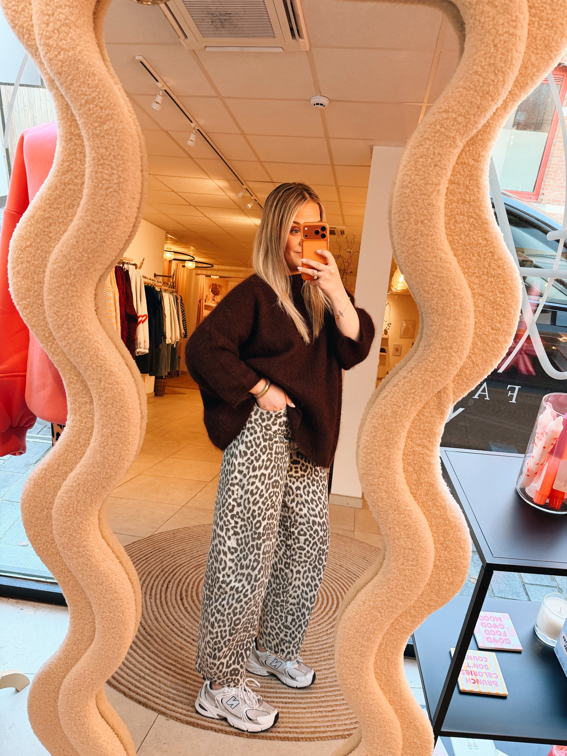 Pola Leopard Balloon Jeans