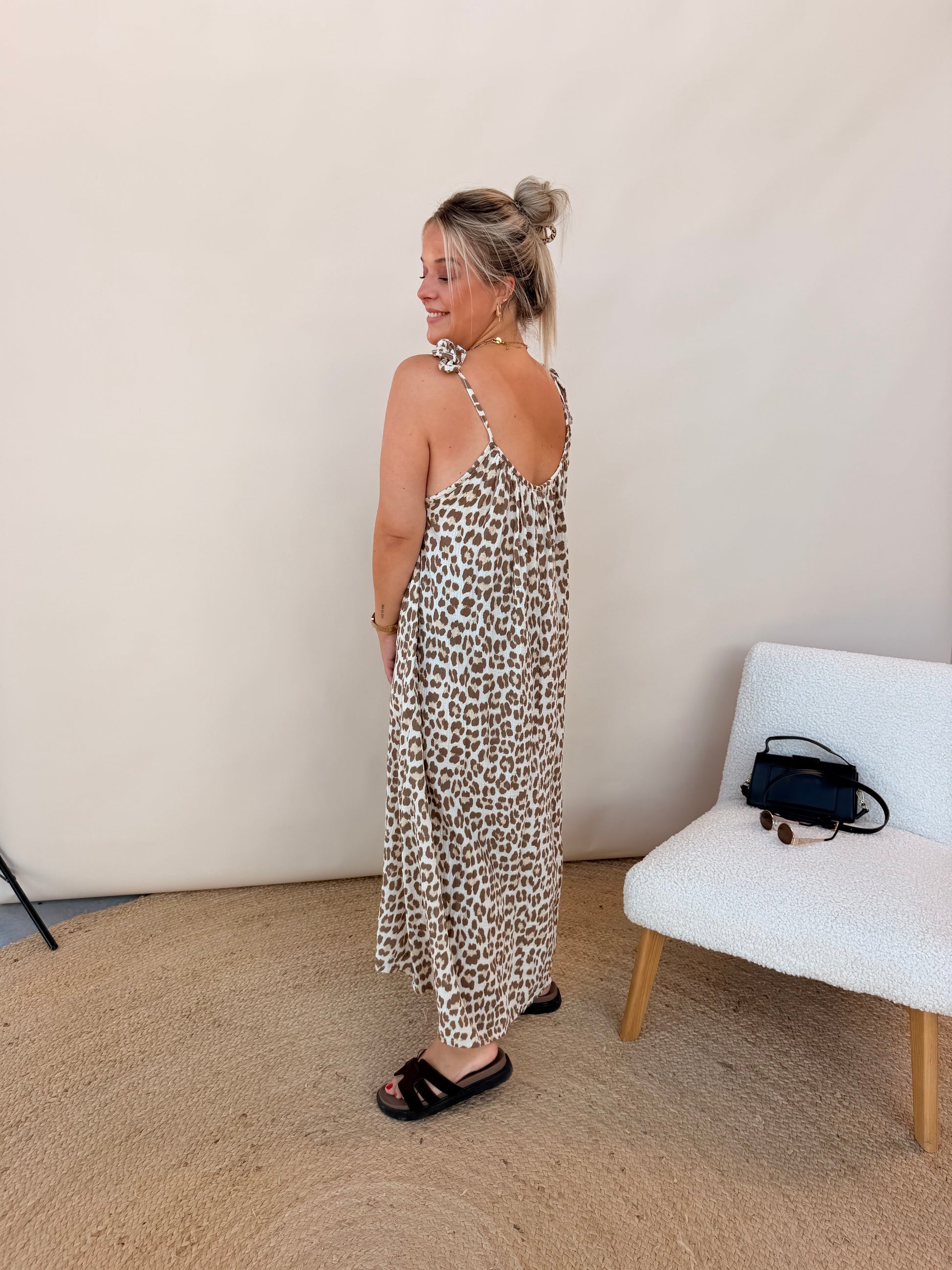 Roos Leopard Jurk Beige