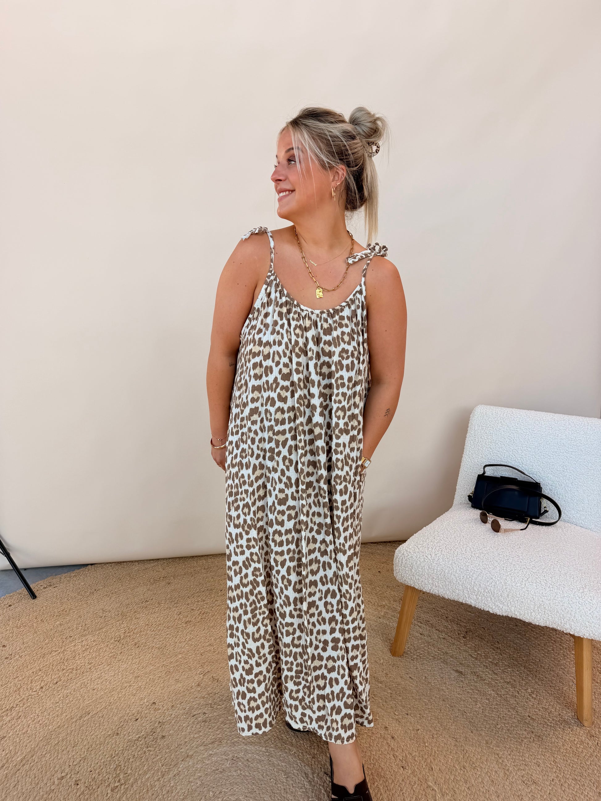 Roos Leopard Jurk Beige