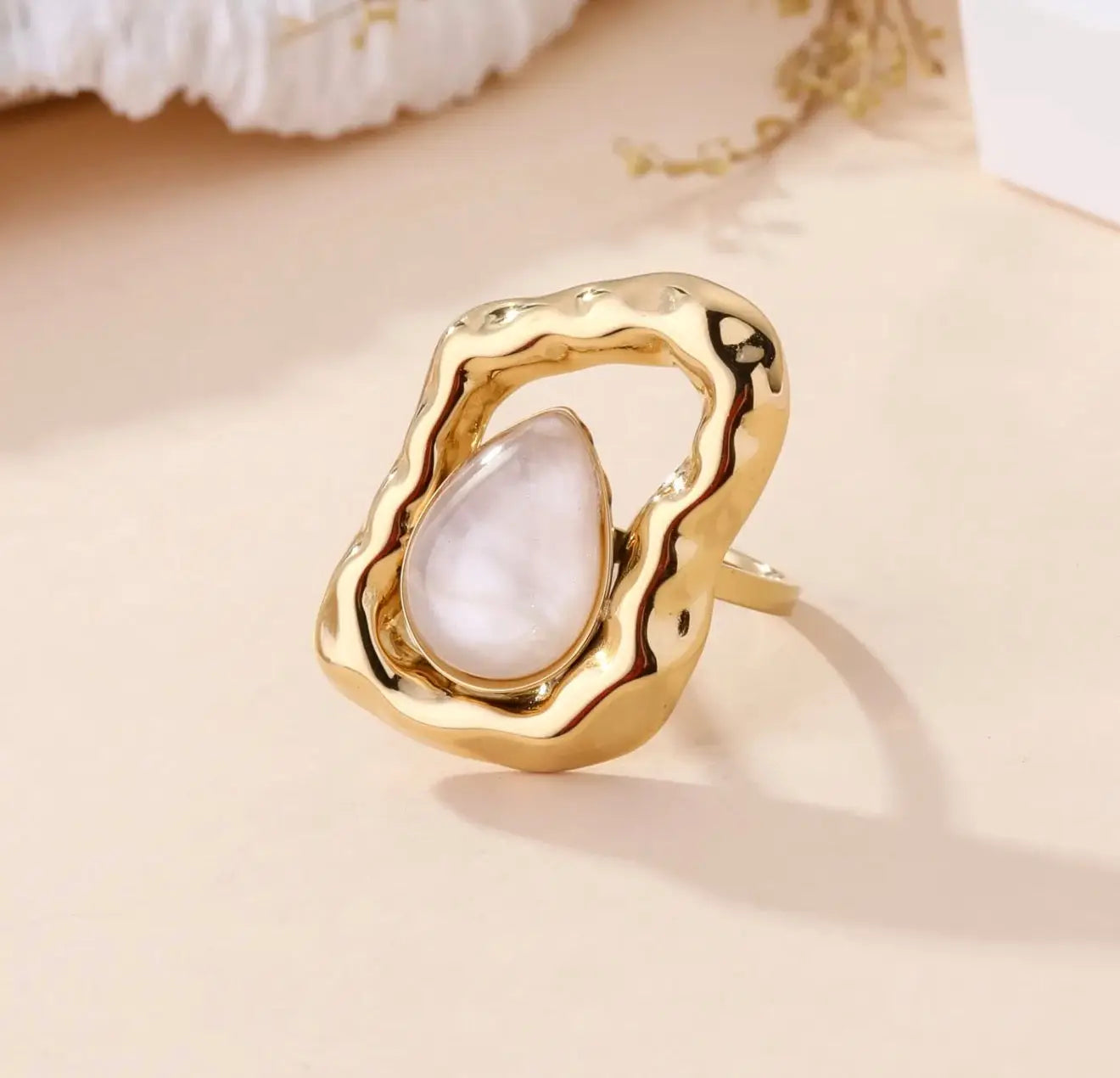 Lucia Ring