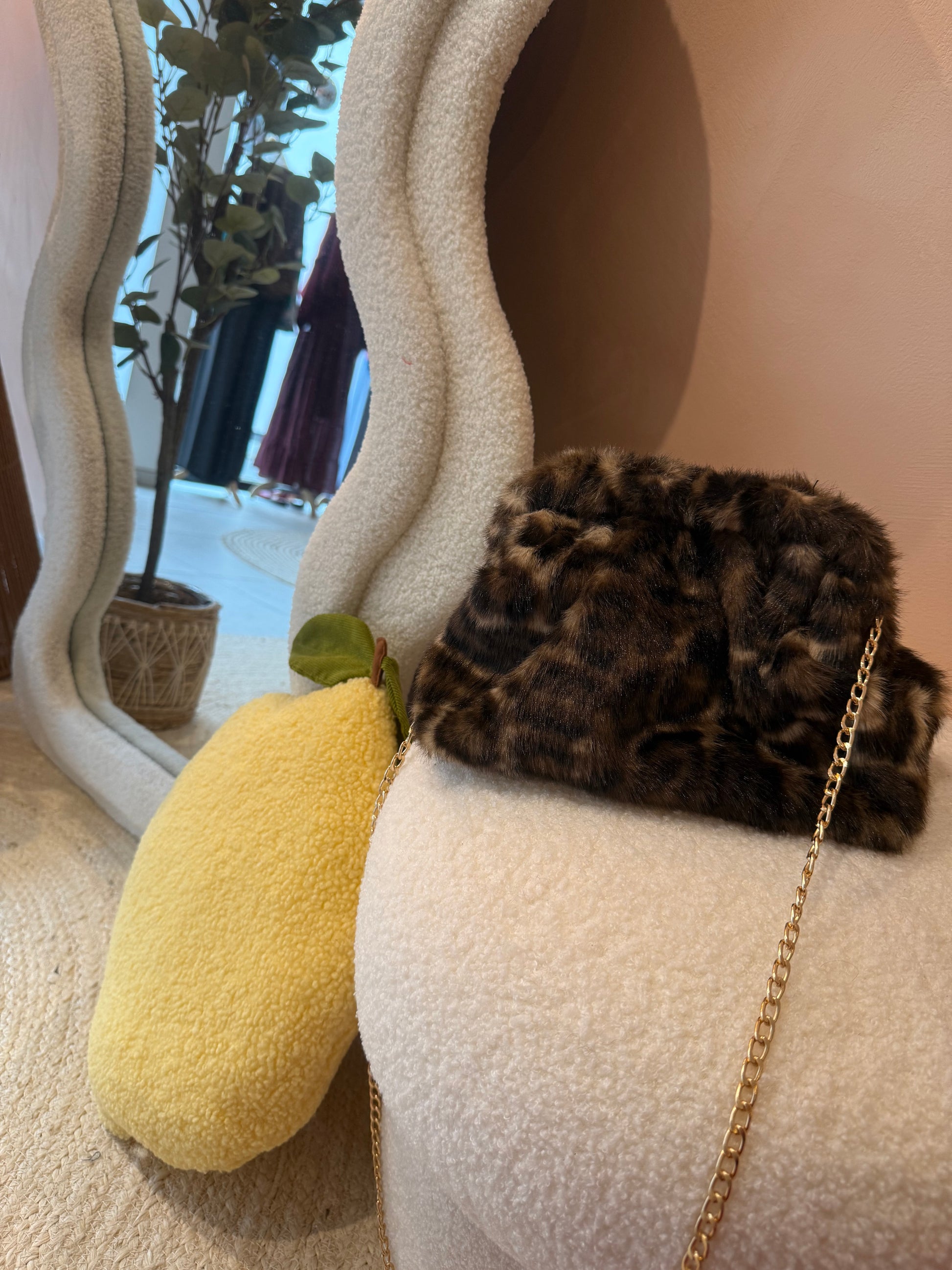Mila Leopard Bag